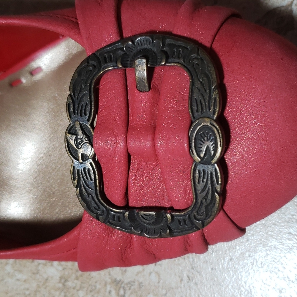 Red High Heels - Picture 4 of 10